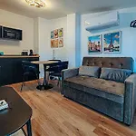 شقة Attic Back Lion بليانة